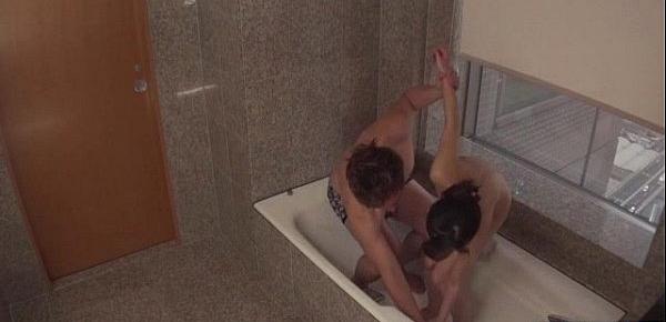  Lulu Kinouchi fucked in the tub and filmed in secret